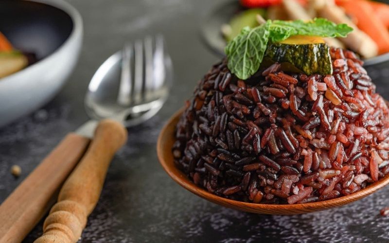 Sử dụng gạo lứt hỗ trợ cải thiện chất lượng giấc ngủ